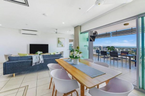 Crystal Waterfront - A Panoramic Balcony Haven